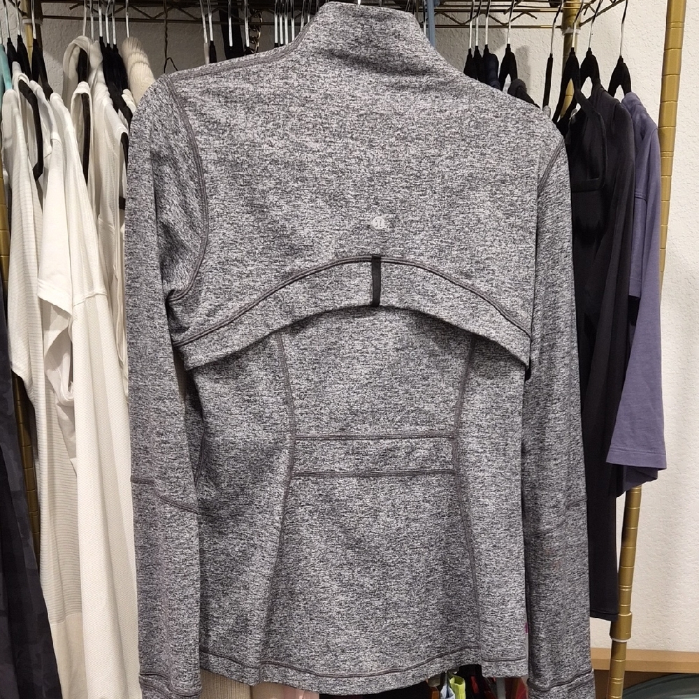 lululemon athletica Women's Heathered Gray Utility Jacket - Picture 4 of 6